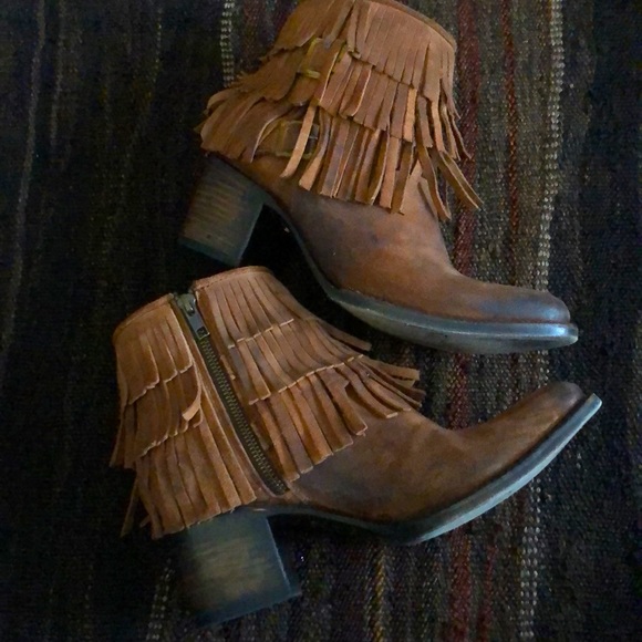 FREEBIRD GENUINE LEATHER FRINGE BOOTS….Amazing Boots! 🌺 EUC! - Picture 9 of 16